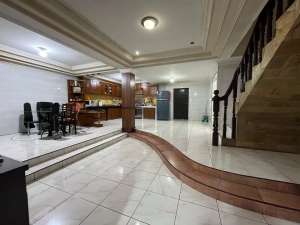 Dijual rumah mewah dan terawat daerah sutomo lokasi di Medan Kota, tersedia melalui melalui situs Olx