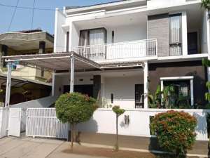 Dijual rumah minimalis 2 lantai Komplek istana kawaluyaan indah Soekarno Hatta Buahbatu Bandung lokasi di Bandung Kota, tersedia melalui melalui situs Olx