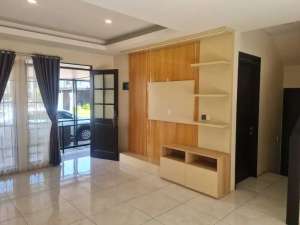 Dijual Rumah murah ada kolam renang di Kota Baru Parahyangan lokasi di Bandung Barat Kab., tersedia melalui melalui situs Olx