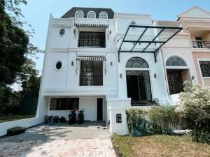 Dijual Rumah PIK brand new semi furnish uk250m2 American Style at Jakarta Utara lokasi di Jakarta Utara, tersedia melalui melalui situs Olx
