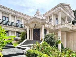 Dijual Rumah Sultan Area Cinere LT 1.428 M2LB 1200 m2 Harga Bersahabat Jakarta Selatan lokasi di Depok Kota, tersedia melalui melalui situs Olx