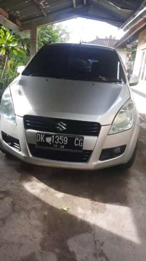 Dijual suzuki splash 2012 lokasi di  , tersedia melalui melalui situs Olx