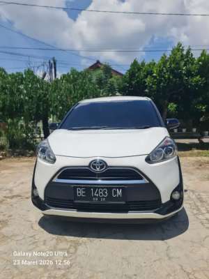 Dijual toyota sienta 2016 AT lokasi di  , tersedia melalui melalui situs Olx