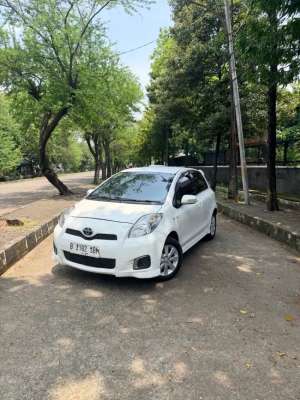 Jual bekas Dijual Toyota Yaris 1.5 E AT 2012 Facelift Istimewa,lokasi di  