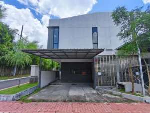 Dijual Via Lelang Rumah di Bernady Land lokasi di Jember Kab., tersedia melalui melalui situs Olx