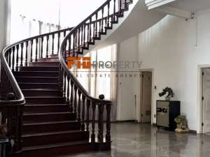 DIJUAL VILLA MEWAH DAN SIAP HUNI JALAN MULTATULI lokasi di Medan Kota, tersedia melalui melalui situs Olx