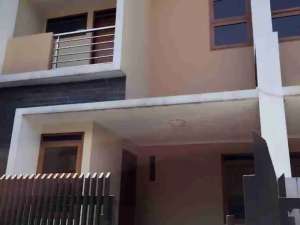 Disewakan Rumah 2 Lantai tengah kota di Buah batu bkr dkt Turangga lokasi di Bandung Kota, tersedia melalui melalui situs Olx