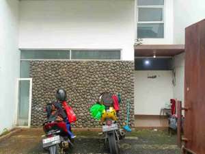 Disewakan Rumah Bisa Kantor Pasar Minggu lokasi di Jakarta Selatan, tersedia melalui melalui situs Olx