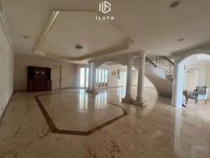 Disewakan rumah cocok untuk kantor parkiran besar lokasi kemang lokasi di Jakarta Selatan, tersedia melalui melalui situs Olx