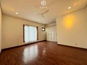 Disewakan Rumah Lingkungan Asri bebas banjir area Ampera Cilandak lokasi di Jakarta Selatan, tersedia melalui melalui situs Olx