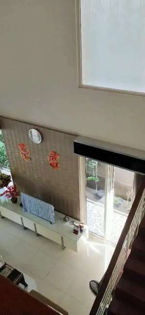 Disewakan rumah mewah di Royal Residen lokasi di Surabaya Kota, tersedia melalui melalui situs Olx