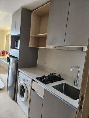 DISEWAKAN STUDIO APARTEMEN GOLDCOAST FULLY FURNISH ADA MESIN CUCI lokasi di Jakarta Utara, tersedia melalui melalui situs Olx