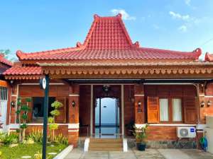 DISKON 50 JT RUMAH JOGLO KLASIK SELANGKAH DARI CANDI PRAMBANAN lokasi di Klaten Kab., tersedia melalui melalui situs Olx