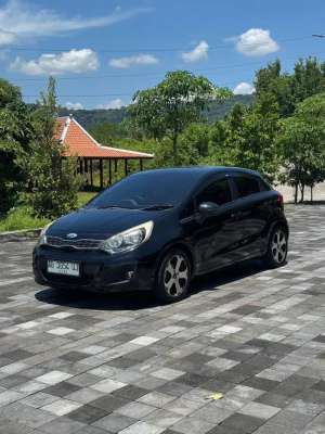 Jual bekas DP 25JT KIA RIO 2013 MATIC,lokasi di  