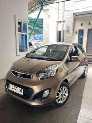 Jual bekas dp22jt Kia Picanto 1.2 SE AT 2012 MATIC 2013 manual e mt brio,lokasi di  