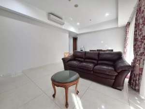 Exclusive 3BR Townhouse Taman Anggrek ResidencesModern Contemporary Natural Lighting, Dekat Neo SohoAPL Tower lokasi di Jakarta Barat, tersedia melalui melalui situs Olx