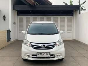 Jual bekas FOR SALEHonda Freed PSD Matic 2013gtgaransi mesintransmisi 1 thn,lokasi di Surakarta Kota