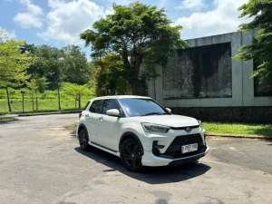 Jual bekas FORSALE TOYOTA RAIZE 1.0 ONE TONE NON TSS,lokasi di  