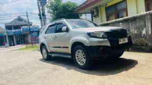 Fortuner thn2012MT lokasi di  , tersedia melalui melalui situs Olx