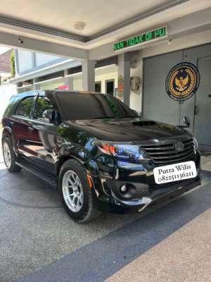 Jual bekas Fortuner VNT TRD diesel manual,lokasi di  