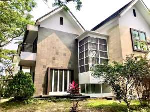 Harga Menarik Jarang Ada Rumah Hook 350 m2 Hadap Timur Lippo Karawaci lokasi di Tangerang Kab., tersedia melalui melalui situs Olx