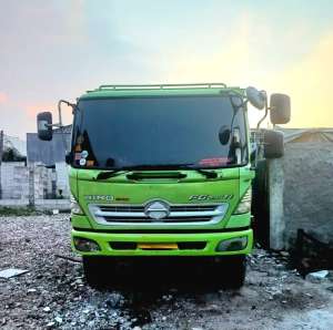 Jual bekas HINO LOHAN ENGKEL FG 235 JP,lokasi di  