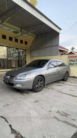 Honda accord 2008 2.4 lokasi di  , tersedia melalui melalui situs Olx