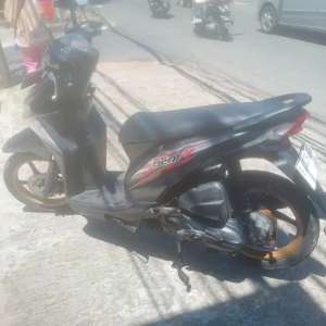 Jual bekas Honda beat 2013 komplit Bdki gress,lokasi di  