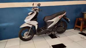 Jual bekas honda beat delux 2023 siap pakai,lokasi di  