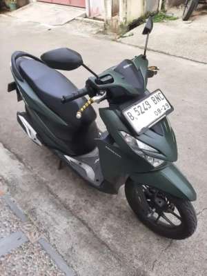 Jual bekas Honda Beat Deluxe New 2024 Keyless,Ss lengkap,Remote 2,Kilometer 12 RB,lokasi di Bekasi Kota