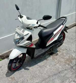HONDA BEAT FI 2014 lokasi di  , tersedia melalui melalui situs Olx