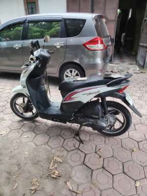 Honda Beat Pop 110cc lokasi di  , tersedia melalui melalui situs Olx