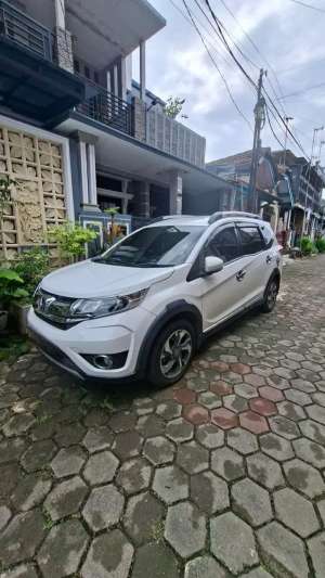 Honda BR-V 2016 Bensin lokasi di  , tersedia melalui melalui situs Olx