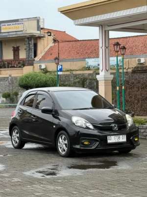 Honda Brio E 2017 lokasi di  , tersedia melalui melalui situs Olx