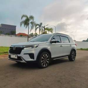Honda BRV Prestige Honda Sensing Matic 2023 Putih lokasi di  , tersedia melalui melalui situs Olx