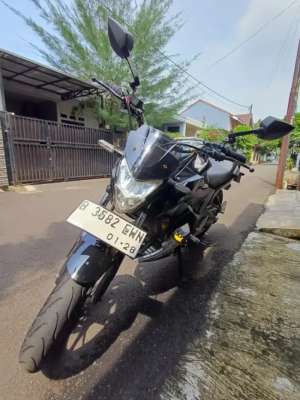 Honda cb150r 2017 lokasi di  , tersedia melalui melalui situs Olx