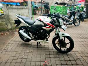 Honda CB150R Pajak Hidup Tahun 2014 lokasi di  , tersedia melalui melalui situs Olx