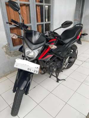 Jual bekas Honda CB150R Streetfire Gen Awal-Mesin Normal-Bandung,lokasi di Bandung Kota