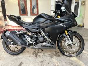 HONDA CBR 150 R lokasi di  , tersedia melalui melalui situs Olx