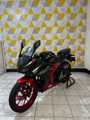 Jual bekas Honda CBR 150R 2020 mulus cashkredit,lokasi di Bandung Kota