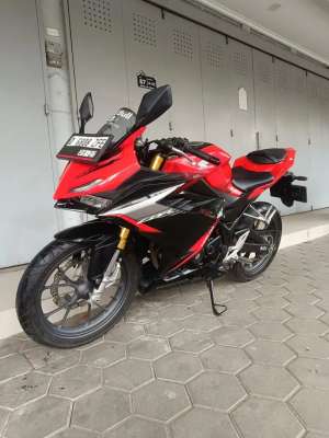 Jual bekas Honda CBR 150R new 2022 mulus,lokasi di Bandung Kota