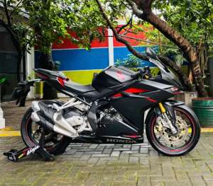 Jual bekas Honda CBR 250 RR ABS,lokasi di Tangerang Selatan Kota