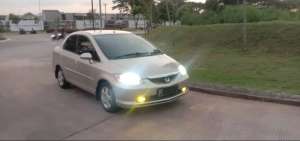 Honda City 1.5 Manual Pajak Hidup Surat Lengkap IDSI Tahun 2004 lokasi di  , tersedia melalui melalui situs Olx