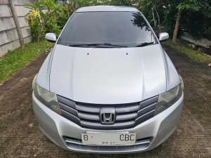 Jual bekas Honda city e cvt 2010 silver metalik,lokasi di  
