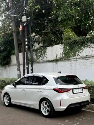 Honda city hatchback , tersedia melalui melalui situs Olx