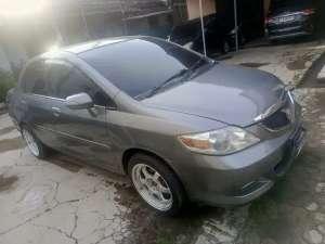 Honda city VTEC lokasi di  , tersedia melalui melalui situs Olx