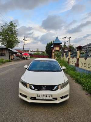 Honda Civic FB 1.8 AT 2015 lokasi di  , tersedia melalui melalui situs Olx