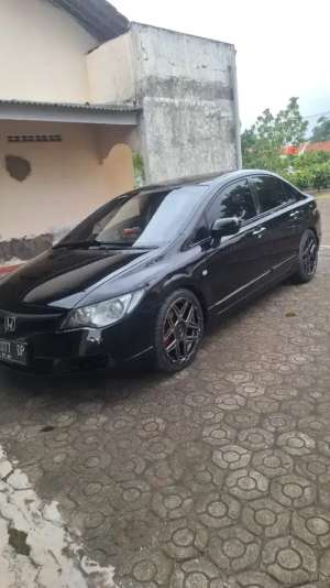 Honda Civic Fd 1.8 AT lokasi di  , tersedia melalui melalui situs Olx
