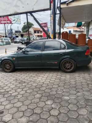 Honda Civic Ferio lokasi di  , tersedia melalui melalui situs Olx