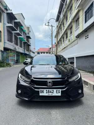 Honda Civic Hatchback 2017 AT lokasi di  , tersedia melalui melalui situs Olx